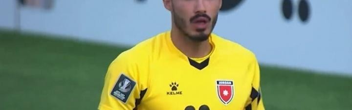 预定年度名场面！约旦门将提前开香槟失败，博主：疯狂足球新素材