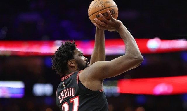 开云登录入口地址-大帝回来了！恩比德本月5次砍下30+ 此前三个月合计仅3次